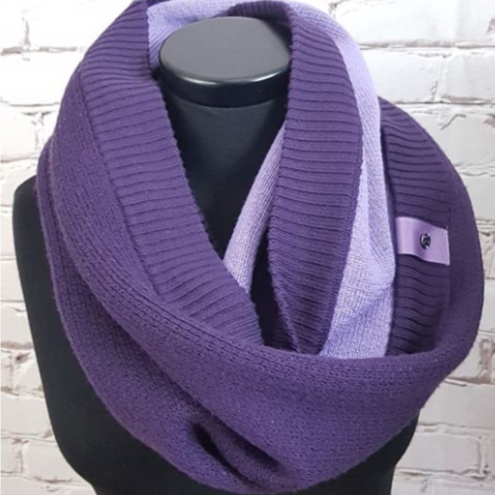 Lululemon knit Kappens Infinity Scarf